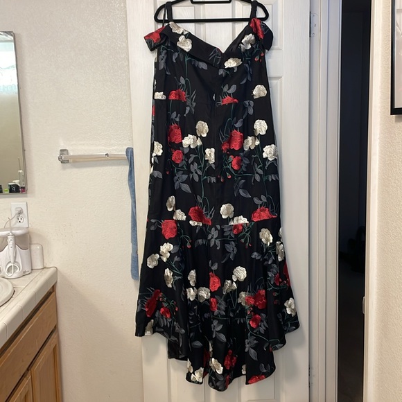 Chi Chi London Curve Bardot Embroidered Bodycon Fishtail Dress in Black Size 18 - Picture 10 of 14